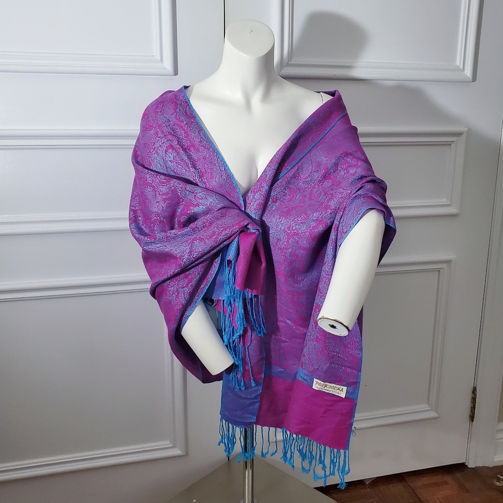 PASHMINA- New Silk and Pashmina Paisley Shawl